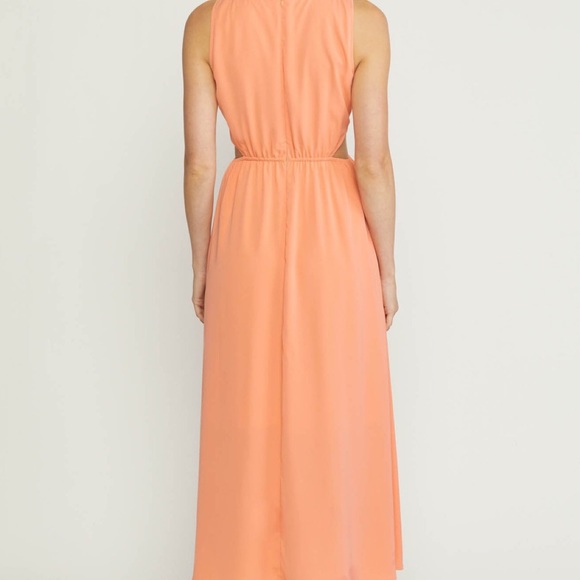 🌸Cut Out Midi Dress ENTRO🌸 - Picture 2 of 5